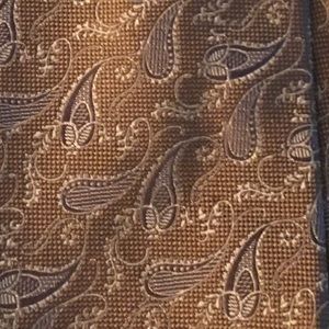 Robert Talbott Tie in Gold Paisley